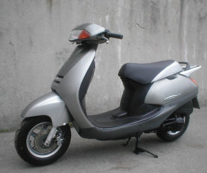Скутер Honda Lead AF48